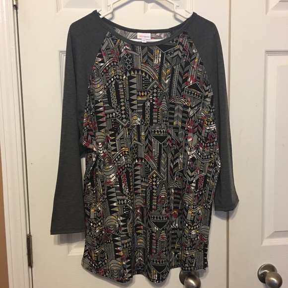 LuLaRoe Tops - LulaRoe shirt 3/4 length sleeves